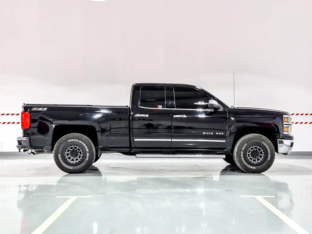 AED 3769/month | 2015 Chevrolet Silverado  | GCC Specs | Ref#473576 - Image 4