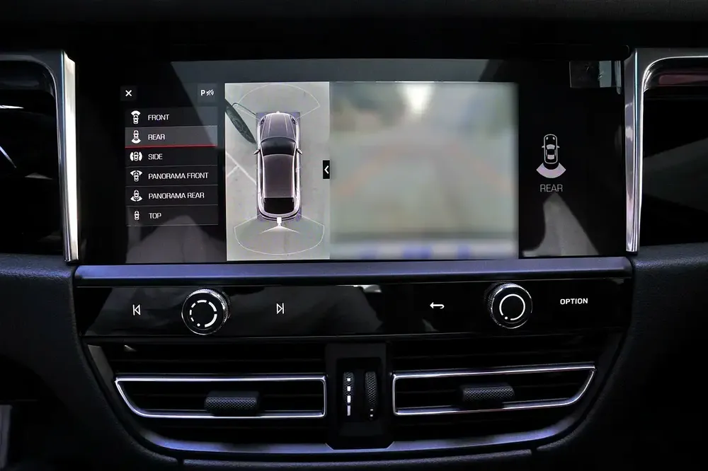 PORSCHE MACAN T 2025 - Image 12