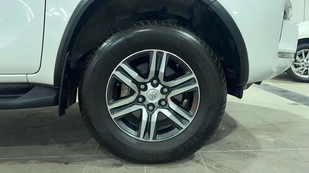 AED 1,368/m | 0 DP | Free 3 Months Warranty | Service History | 30 Day Return | TOYOTA FORTUNER 2023 - Image 12