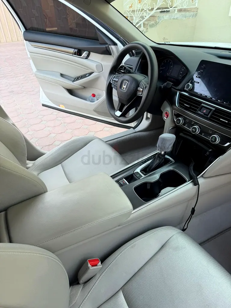 Honda Accord LX 2018 | GCC Specs | Well Maintained - Image 4