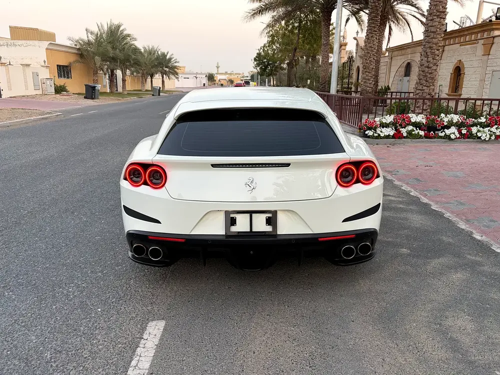 Ferrari Gtc 4 Lusso T 36,000kms full service history - Image 4
