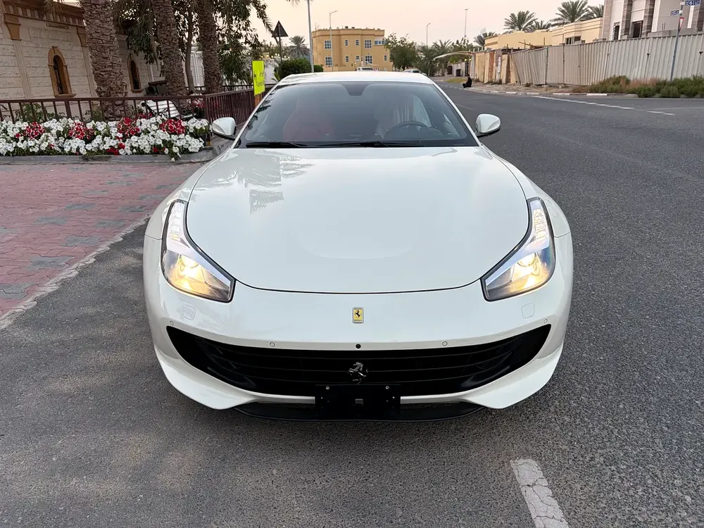 Ferrari Gtc 4 Lusso T 36,000kms full service history - Image 5