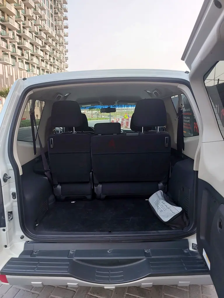 Mitsubishi pajero with full service history records from habtoor - Image 11