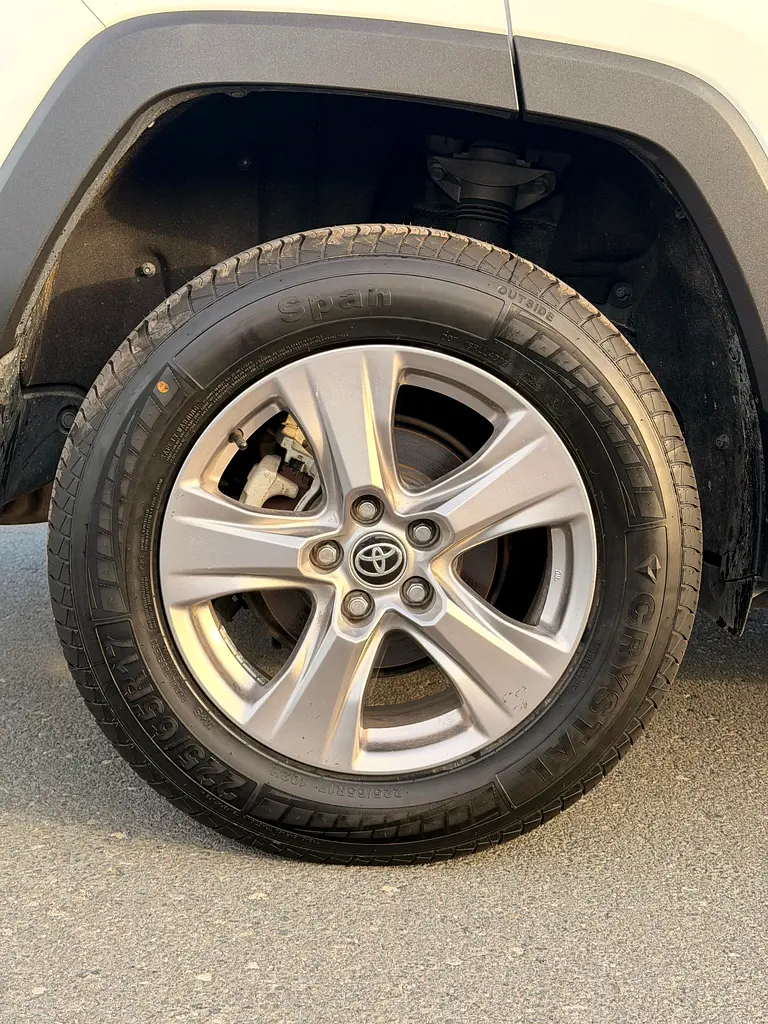 Toyota Rav 4 XLE Premium 2023,  -  UAE PASS - Well Maintained- - Image 18