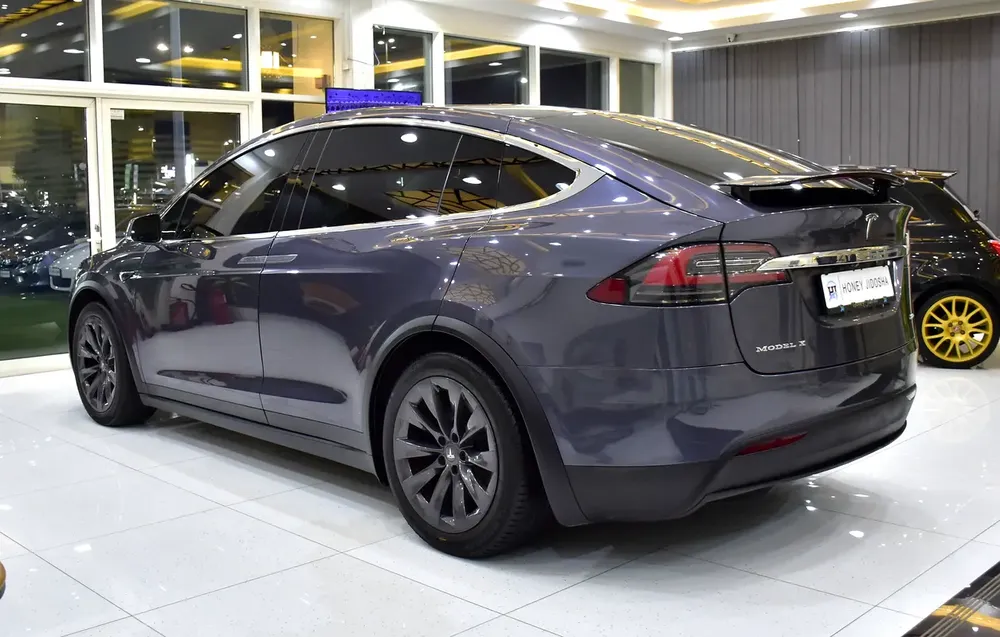 AED 2,360 EMi at 0% DP | Tesla Model X 100D - Long Range ( 2019 Model ) in Grey Color GCC Specs - Image 8
