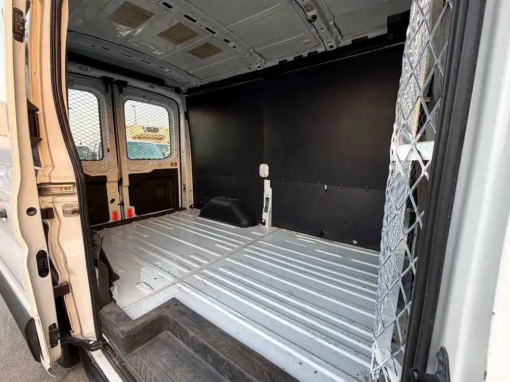 Ford Transit 2017  Van 250XL GCC Specs - Image 16