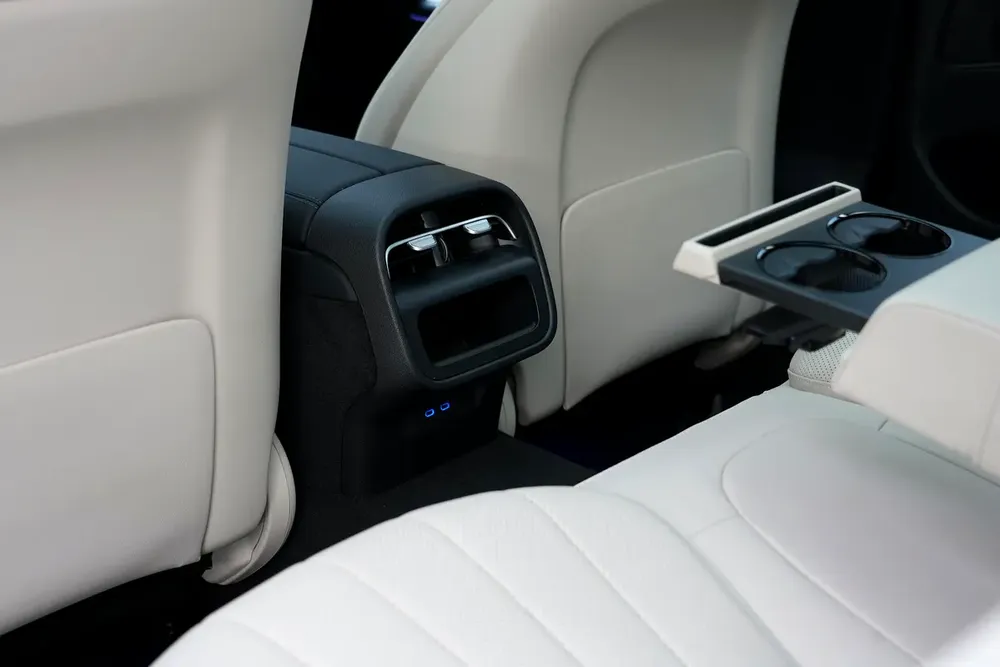 Best Price | Mercedes-Benz E 300 | 2026 GCC 0km | Agency Warranty | AMG Sports Package - Image 18