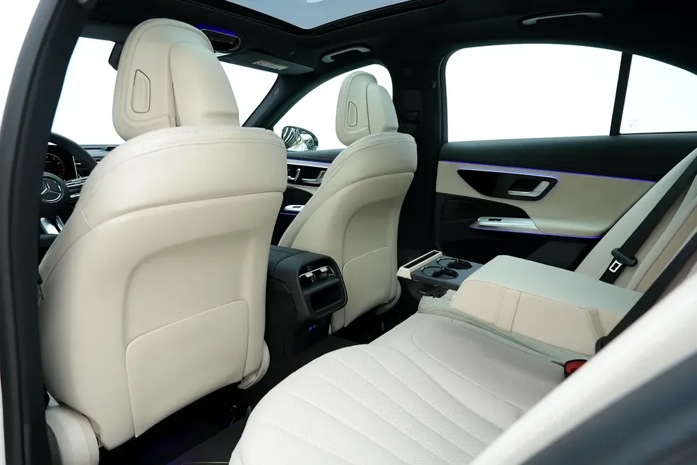 Best Price | Mercedes-Benz E 300 | 2026 GCC 0km | Agency Warranty | AMG Sports Package - Image 19