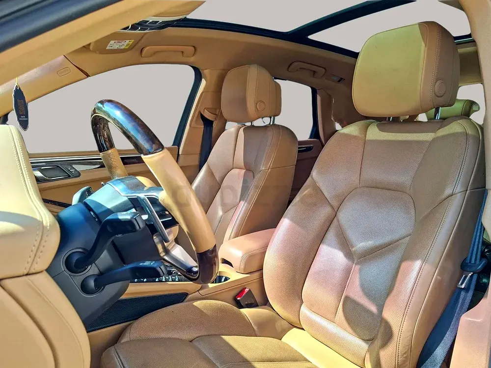 AED 4044/month | 2015 Porsche Macan  | GCC Specs | Ref#412184 - Image 12