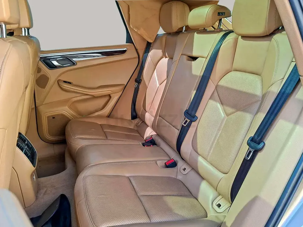 AED 4044/month | 2015 Porsche Macan  | GCC Specs | Ref#412184 - Image 13