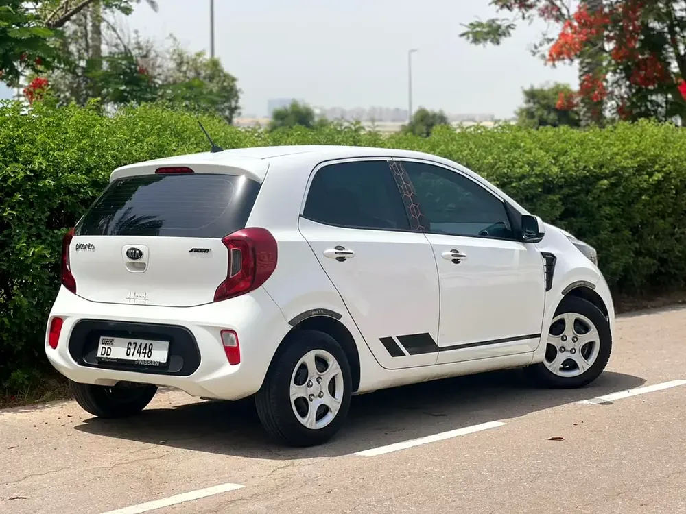 355-MONTHLY FOR 4 YEARS | GCC | LCD | REVERSE CAMERA | ACCIDENT FREE - Image 4