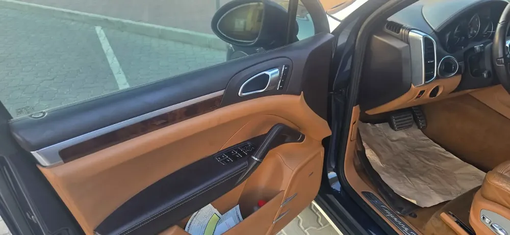 Porsche Cayenne S 2012 | GCC Specs | Well Maintained - Image 11