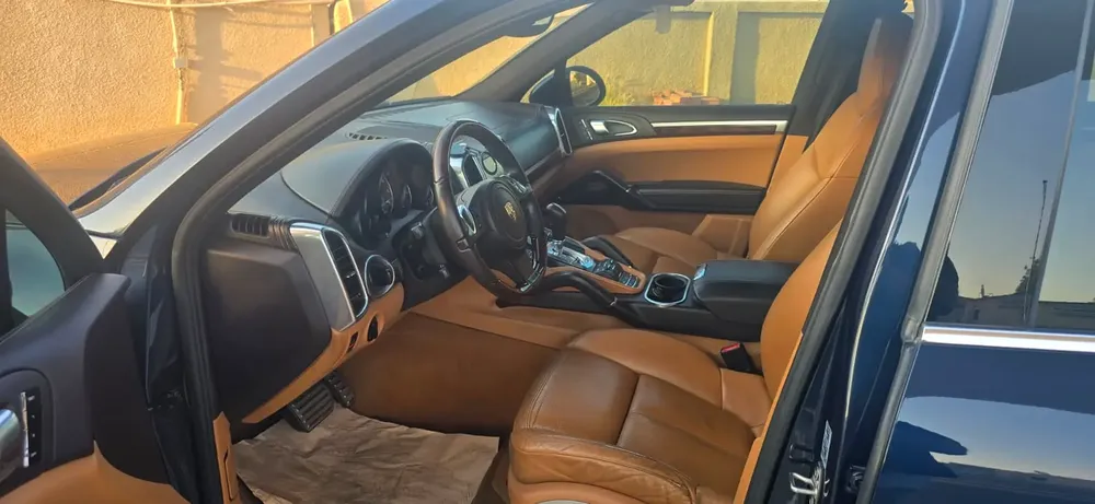 Porsche Cayenne S 2012 | GCC Specs | Well Maintained - Image 9