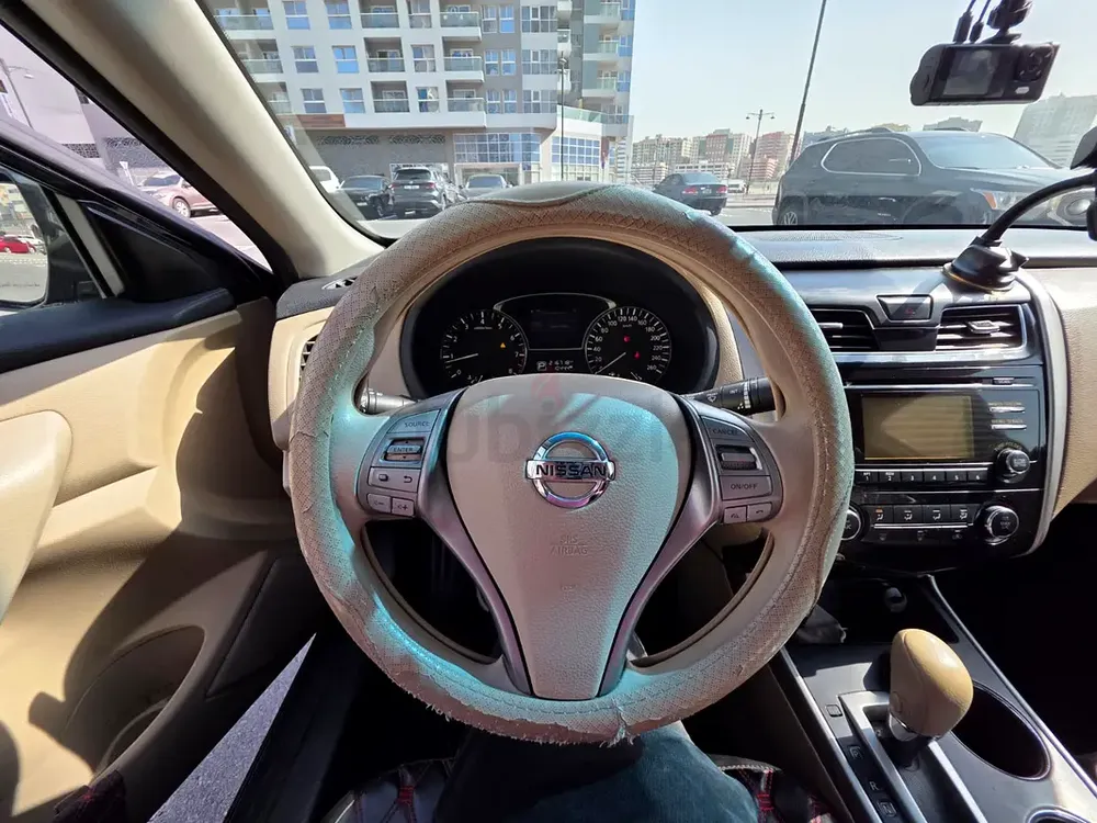 Nissan Altima SV 2015 GCC Specs - Well Maintained - Image 10
