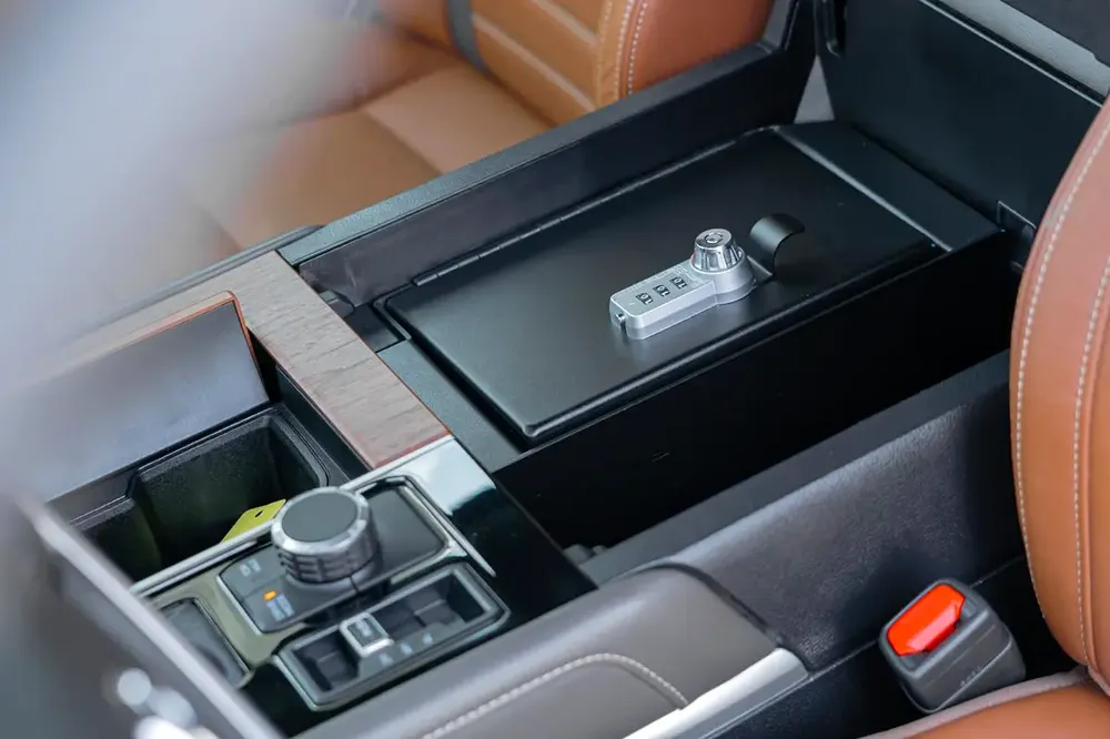 TOYOTA TUNDRA CREWMAX PLATINUM 2024 - Image 11
