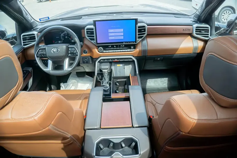 TOYOTA TUNDRA CREWMAX PLATINUM 2024 - Image 8