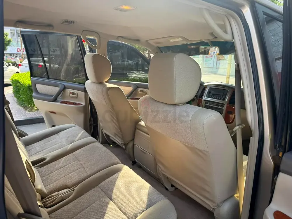 Toyota Land Cruiser GXR 2006 GCC Specs - Image 8