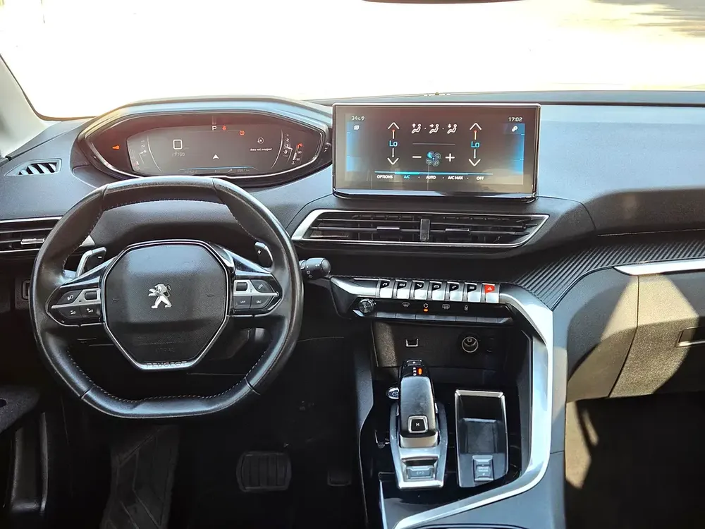 Peugeot 3008 GCC LOW KM 2022 With Navigation Premium Condition Single Hand Car - Image 11