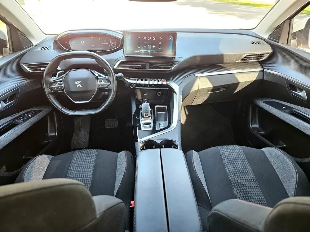 Peugeot 3008 GCC LOW KM 2022 With Navigation Premium Condition Single Hand Car - Image 12