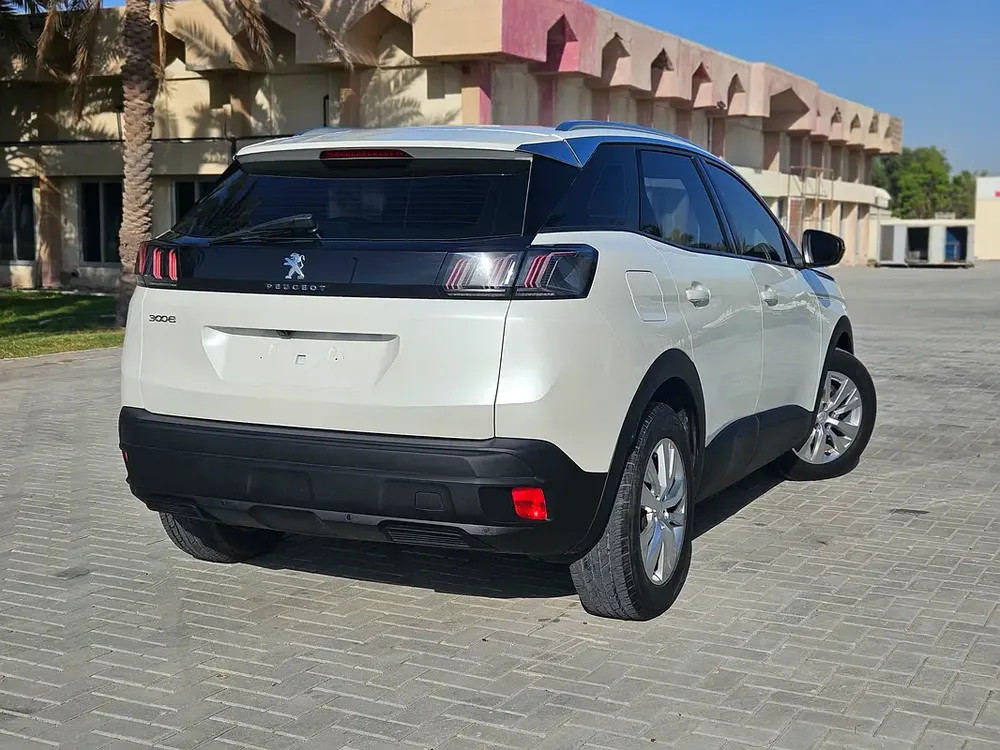 Peugeot 3008 GCC LOW KM 2022 With Navigation Premium Condition Single Hand Car - Image 16