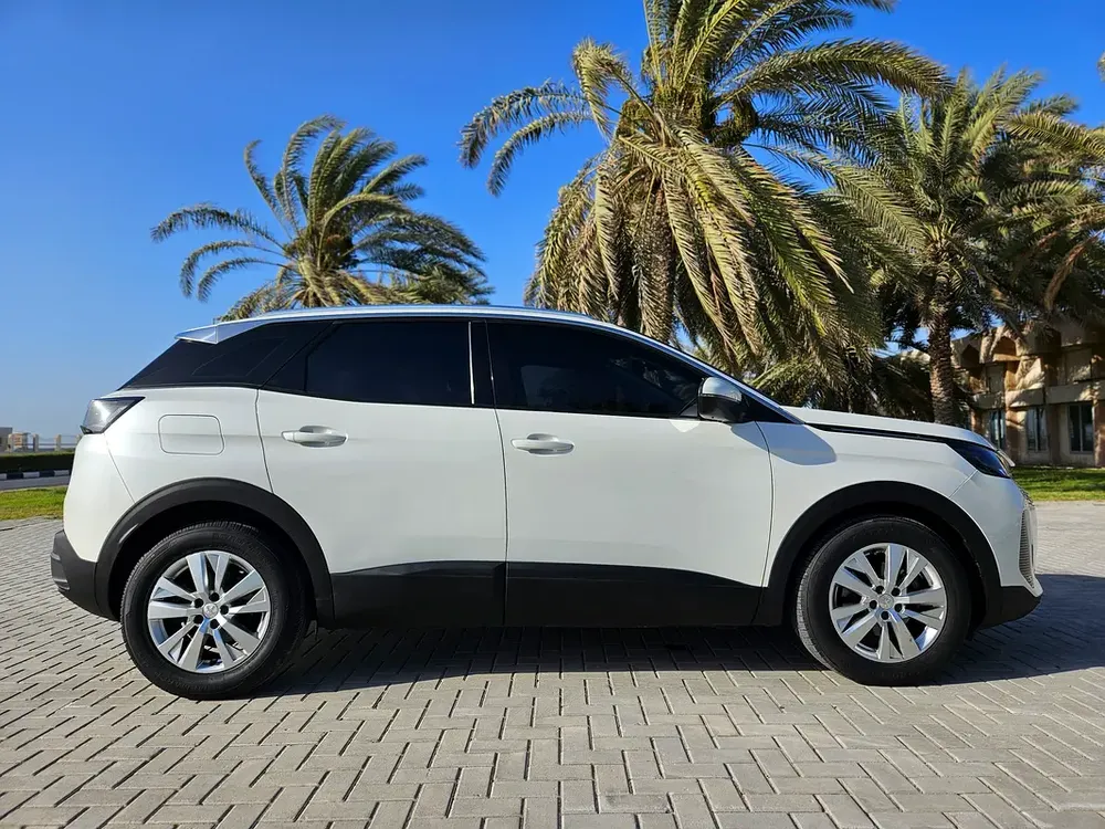 Peugeot 3008 GCC LOW KM 2022 With Navigation Premium Condition Single Hand Car - Image 18