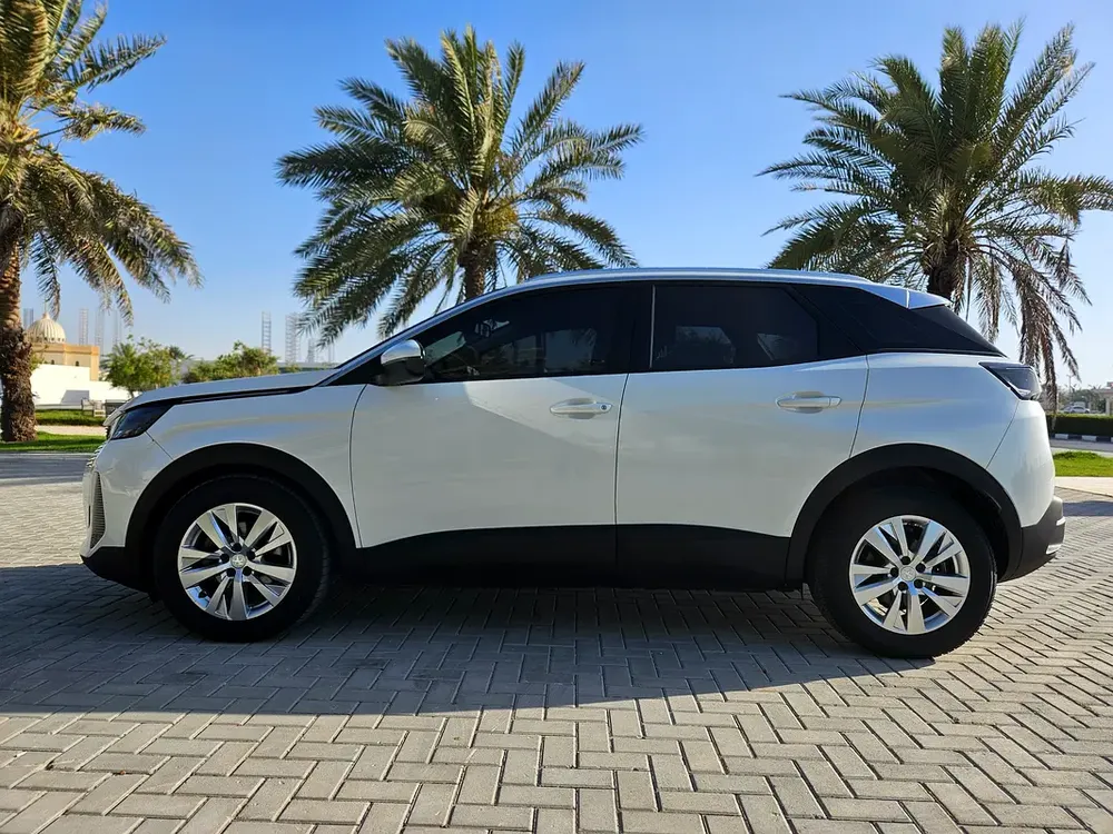 Peugeot 3008 GCC LOW KM 2022 With Navigation Premium Condition Single Hand Car - Image 19