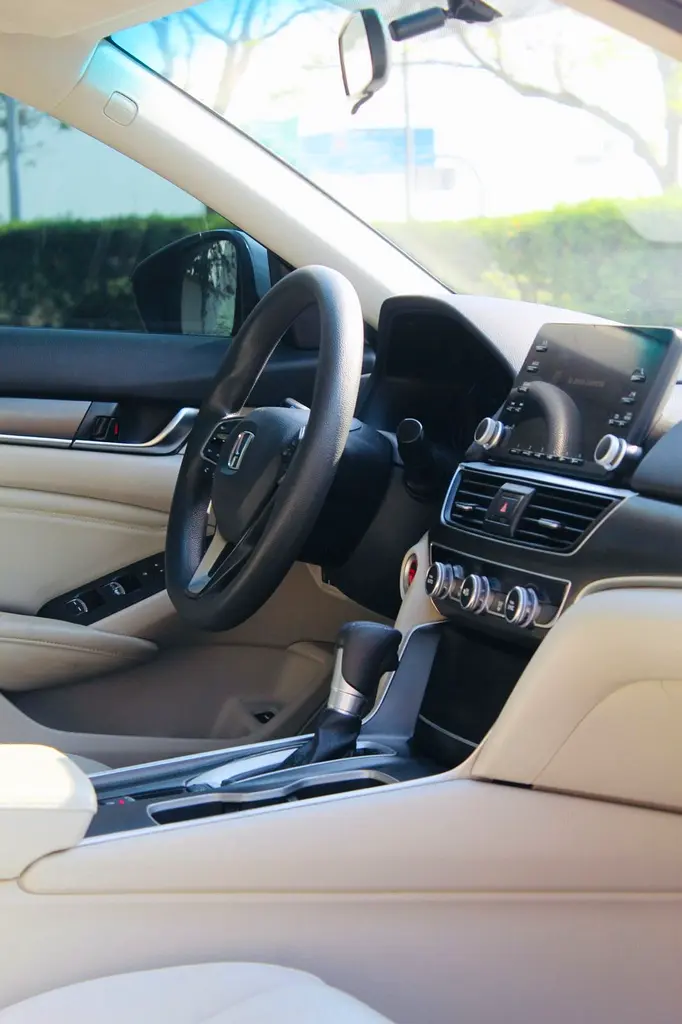 Honda Accord EX 2018 GCC Specs Available on Cash or bank Finance - Image 12