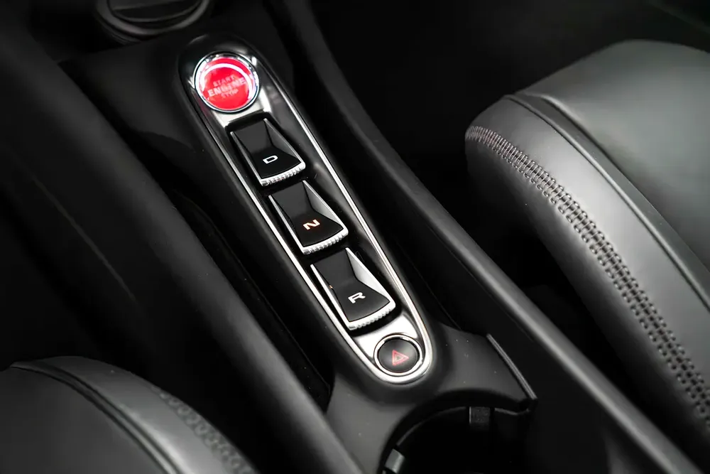 2023 MCLAREN ARTURA / GCC / DEALER WARRANTY AND SERVICE - Image 10