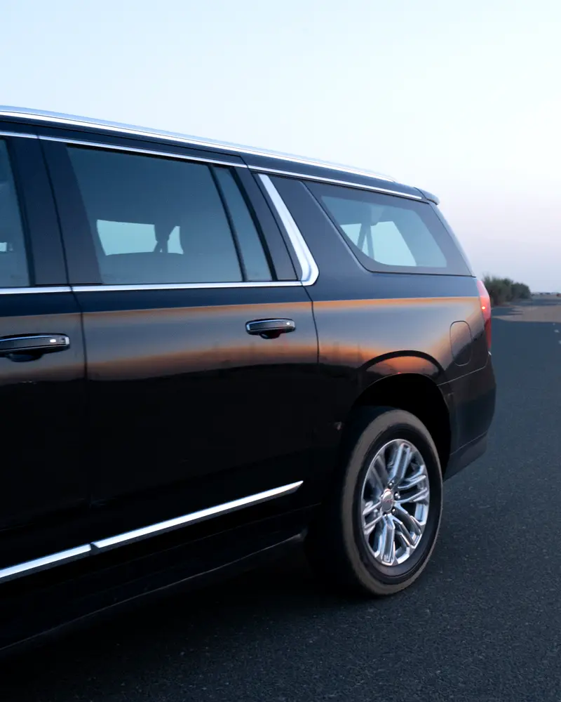 GMC Yukon XL SLT 2023 | 5.3L V8 4WD | GCC | 8-Seater | Bose | Panoramic Roof - Image 11