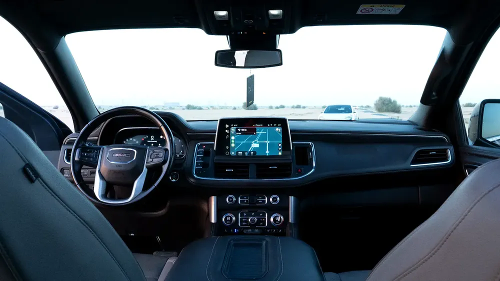 GMC Yukon XL SLT 2023 | 5.3L V8 4WD | GCC | 8-Seater | Bose | Panoramic Roof - Image 6