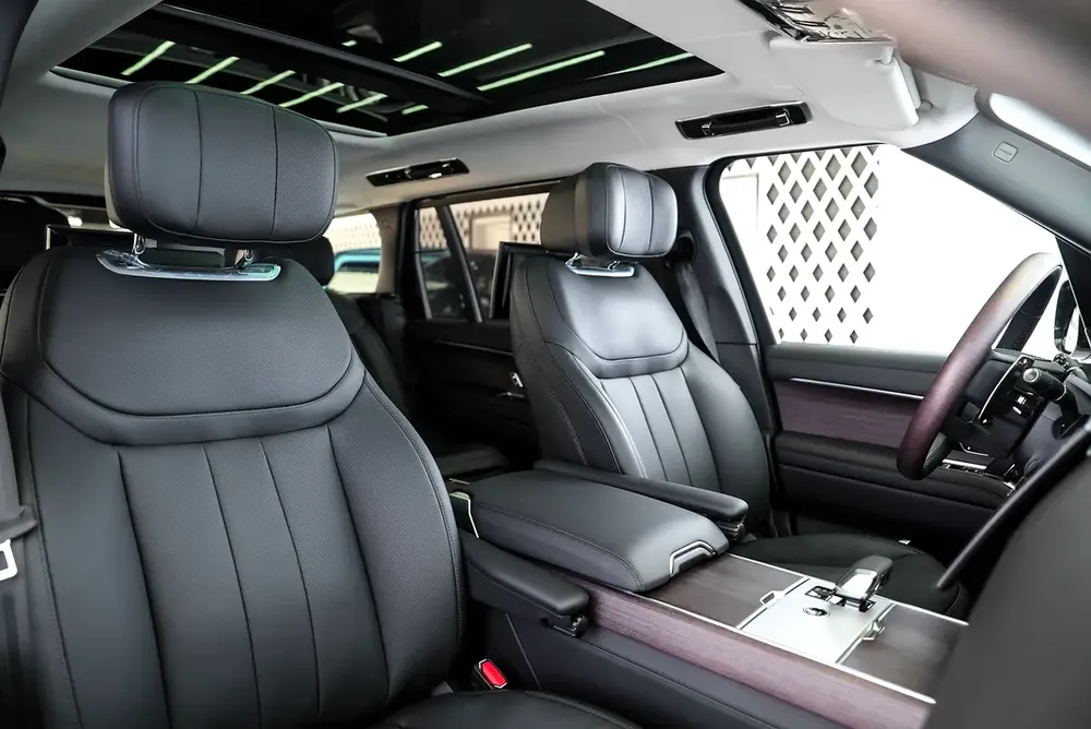 LONG WHEELBASED | VOGUE AUTOBIOGRAPHY P530 V8 | REAR ENTERTAINMENT | WOOD TRIM INTERIOR - Image 17