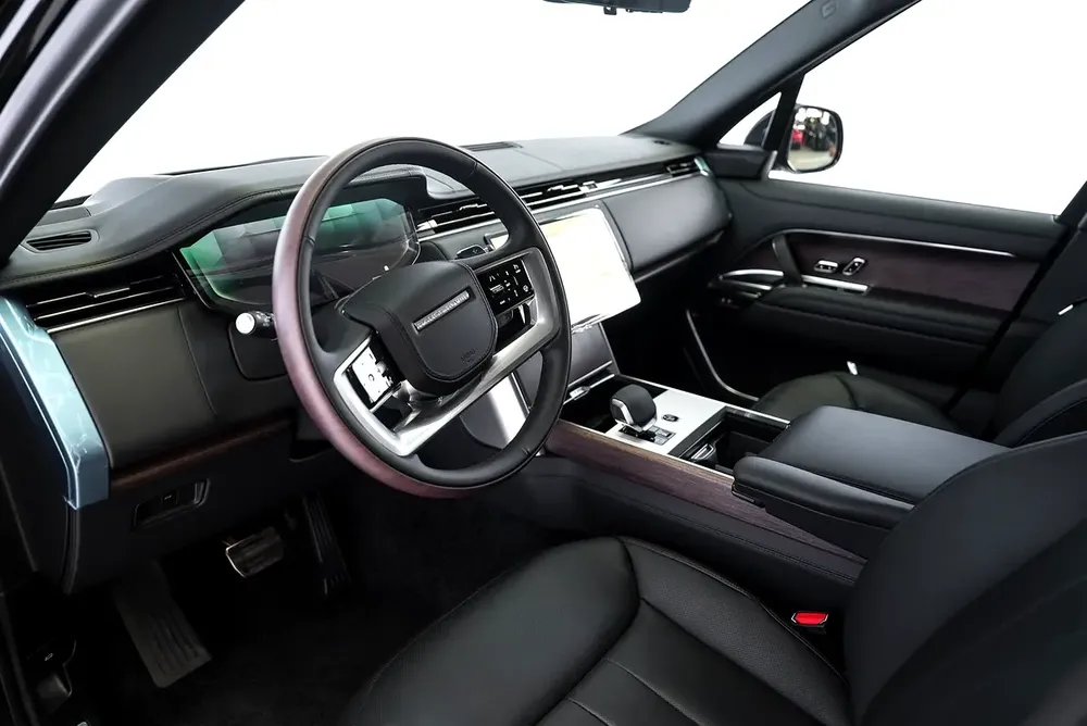 LONG WHEELBASED | VOGUE AUTOBIOGRAPHY P530 V8 | REAR ENTERTAINMENT | WOOD TRIM INTERIOR - Image 7