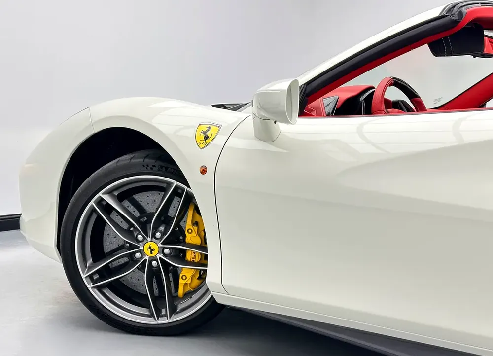 2017 Ferrari 488 Spider, Full Service History, Excellent Condition, GCC - Image 8