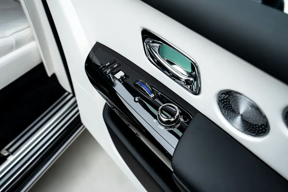 2026 ROLLS ROYCE PHANTOM EWB | GCC | MAIN DEALER WARRANTY SERVICE | VIP REAR SEATS - Image 13