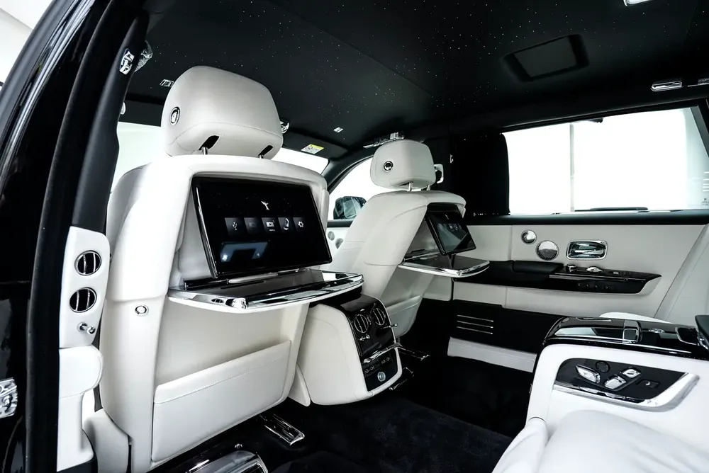 2026 ROLLS ROYCE PHANTOM EWB | GCC | MAIN DEALER WARRANTY SERVICE | VIP REAR SEATS - Image 17