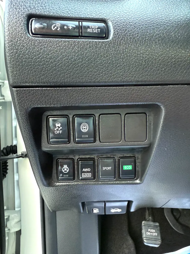 2021 NISSAN QASHQAI LIMITED SUNROOF 2.0 FULL OPTION CANADA SPEC - Image 14