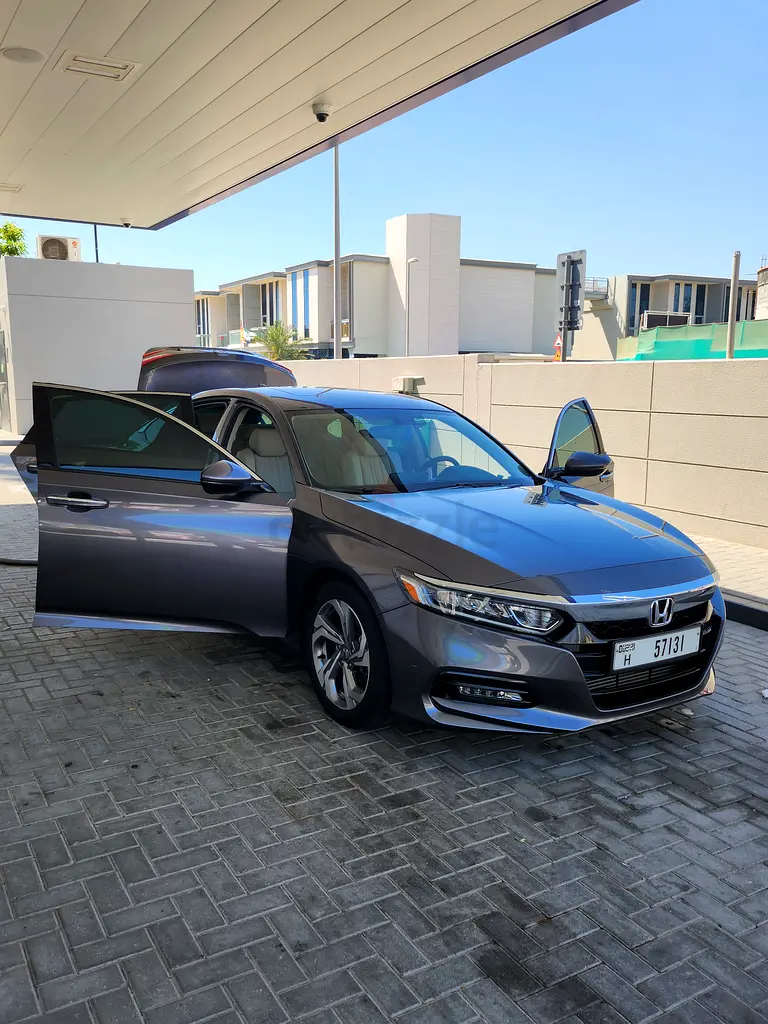 Honda Accord EX Turbo 2019 | GCC Specs | Low Mileage | Excellent Condition - Image 9