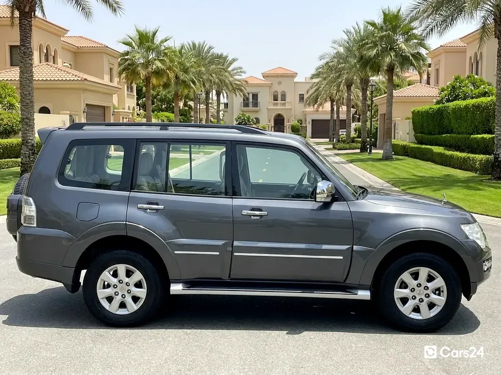 AED 757/m | 0 DP | Free 1 Month Warranty | Service History | 30 Day Return | MITSUBISHI PAJERO 2019 - Image 5