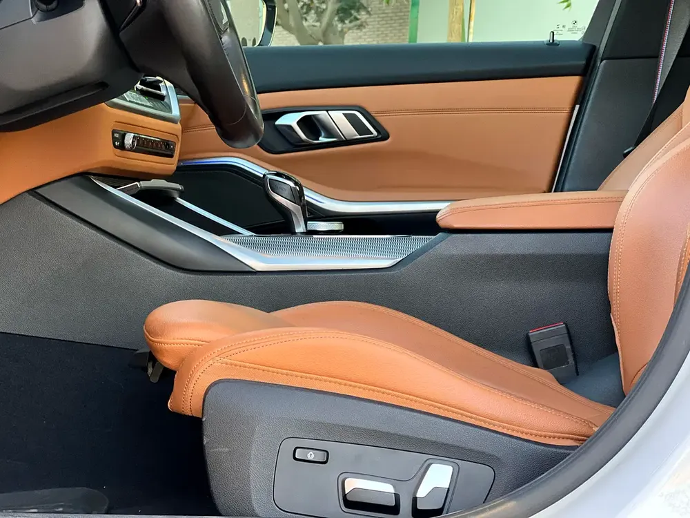 BMW 330i M-Kit GCC not negotiable - Image 17