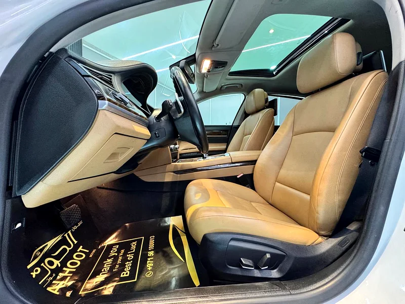 LOVELY WHITE BMW 730Li V6 || FULL OPTION || GCC ||  ACCIDENTS FREE || NEW CONDITION - Image 15