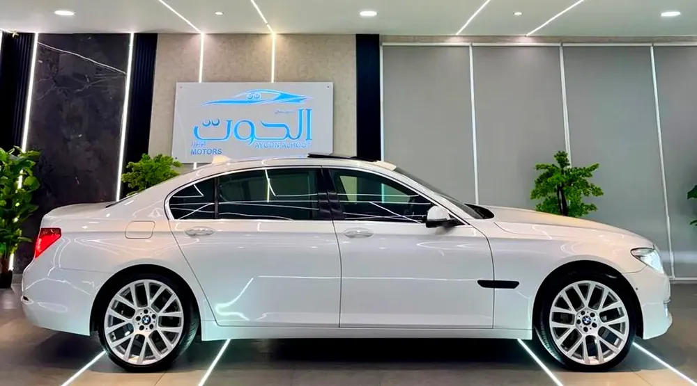 LOVELY WHITE BMW 730Li V6 || FULL OPTION || GCC ||  ACCIDENTS FREE || NEW CONDITION - Image 5