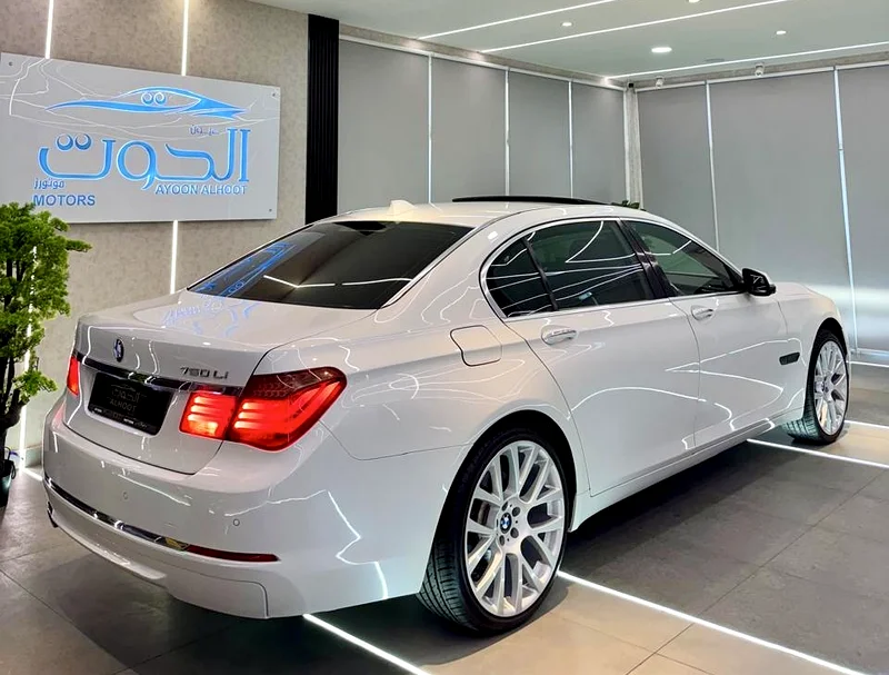 LOVELY WHITE BMW 730Li V6 || FULL OPTION || GCC ||  ACCIDENTS FREE || NEW CONDITION - Image 8