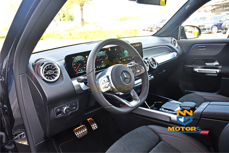 EQB 300 4Matic AMG 2023 - Image 12