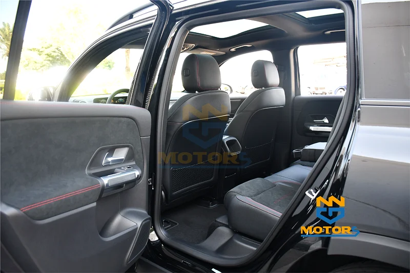 EQB 300 4Matic AMG 2023 - Image 18