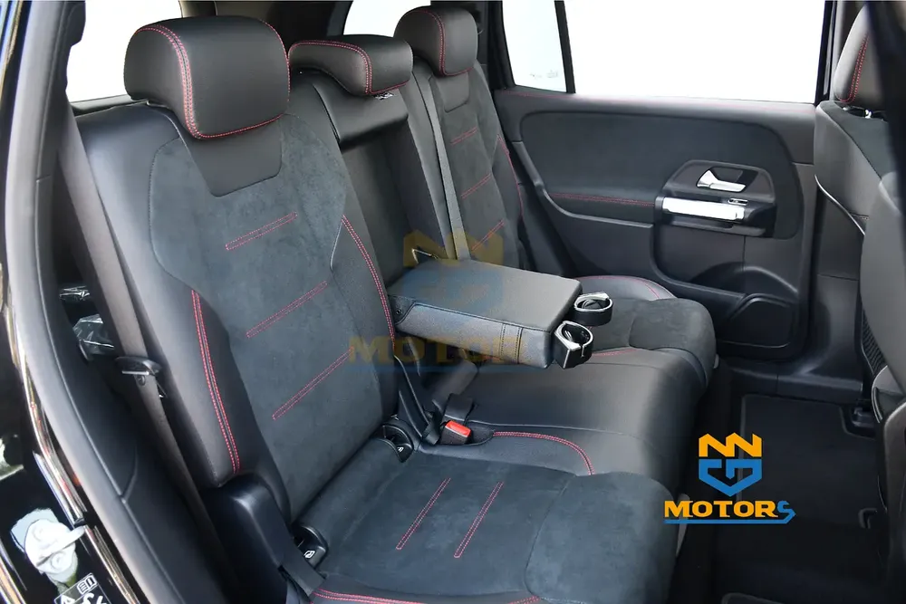 EQB 300 4Matic AMG 2023 - Image 19