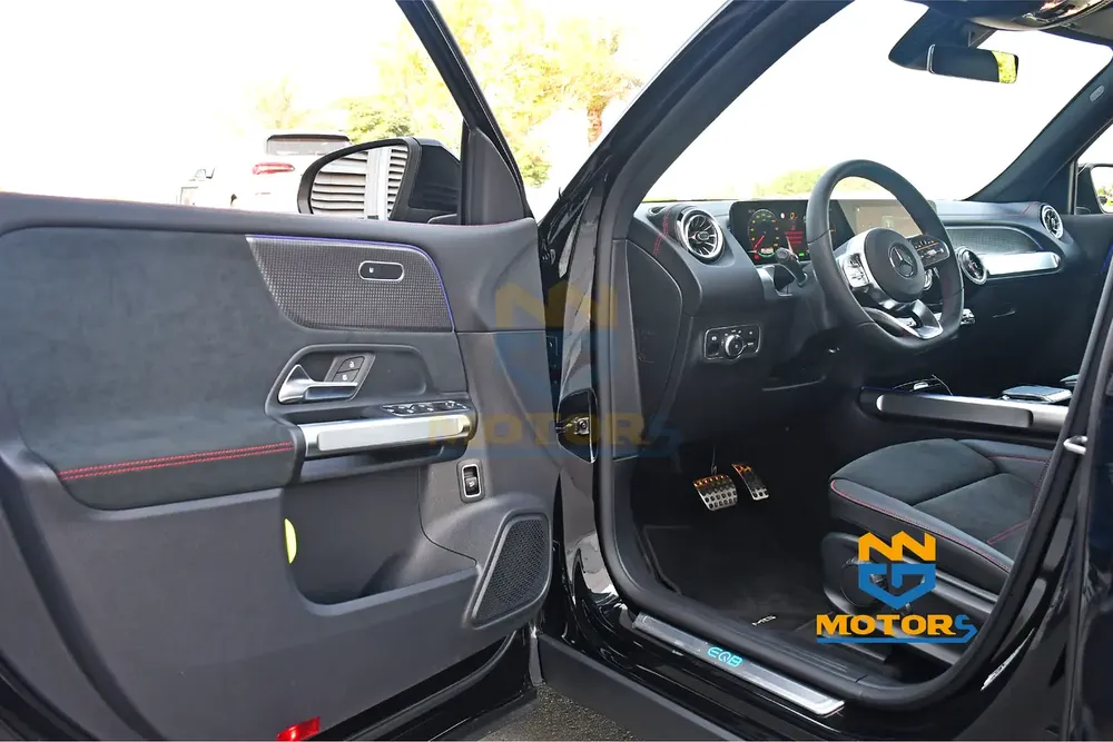 EQB 300 4Matic AMG 2023 - Image 9