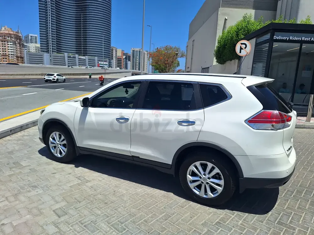 Nissan X-Trail 2017 GCC Specs - Well Maintained Family SUV - Image 6