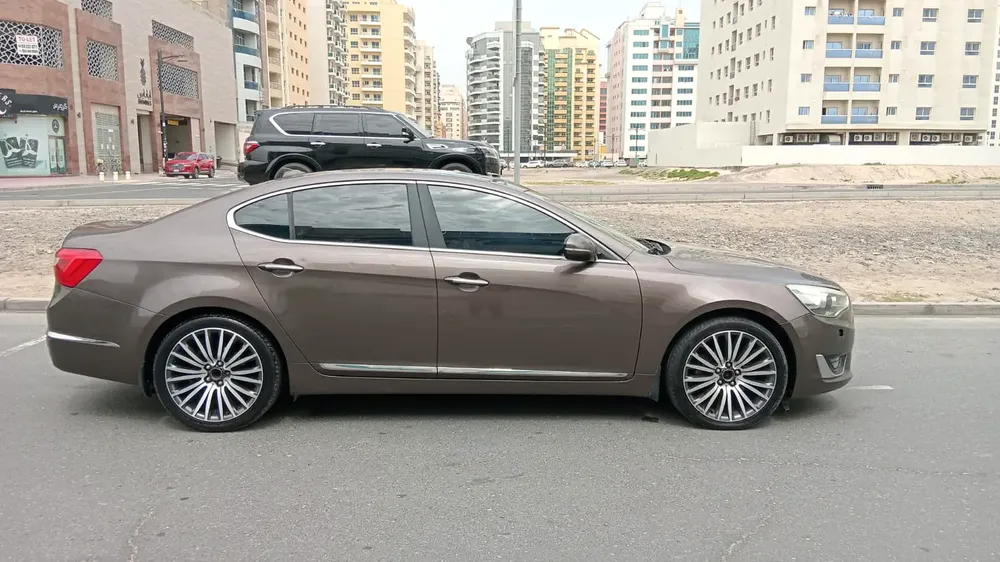 Kia Cadenza GDi Top, 2014, GCC Specs - Lady Driven - Image 4