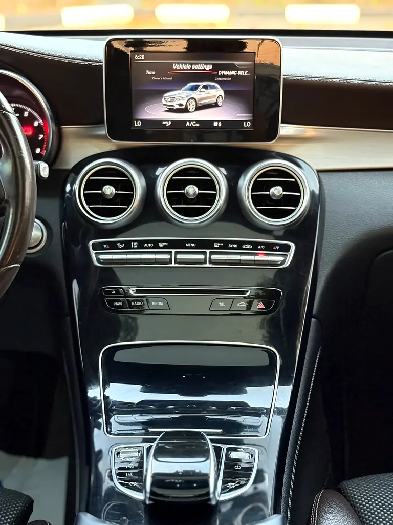 Mercedes-Benz GLC 250 4MATIC 2018, GCC Specs - Image 13
