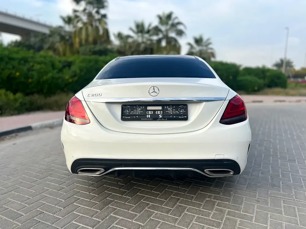1700 AED Monthly | C200 AMG KIT | GCC Original Paint | Panoramic Sunroof | 360 Camera - Image 5
